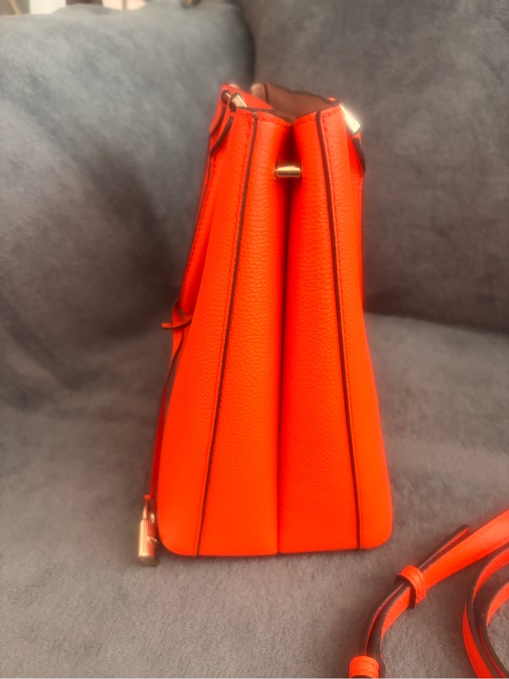 Gorgeous Michael Kors Bright Orange Leather Satchel with Detachable Strap - Picture 4 of 9